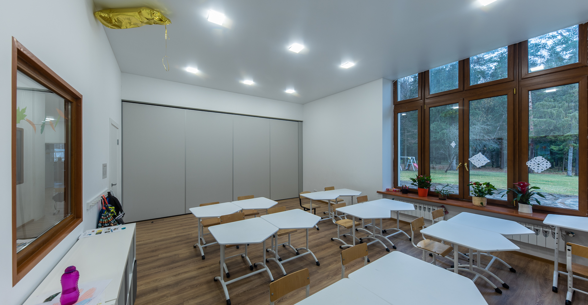 Фото проекта: Nayada поставила в SmartSchool трансформируемые перегородки SmartWall H5. Изображение № 1