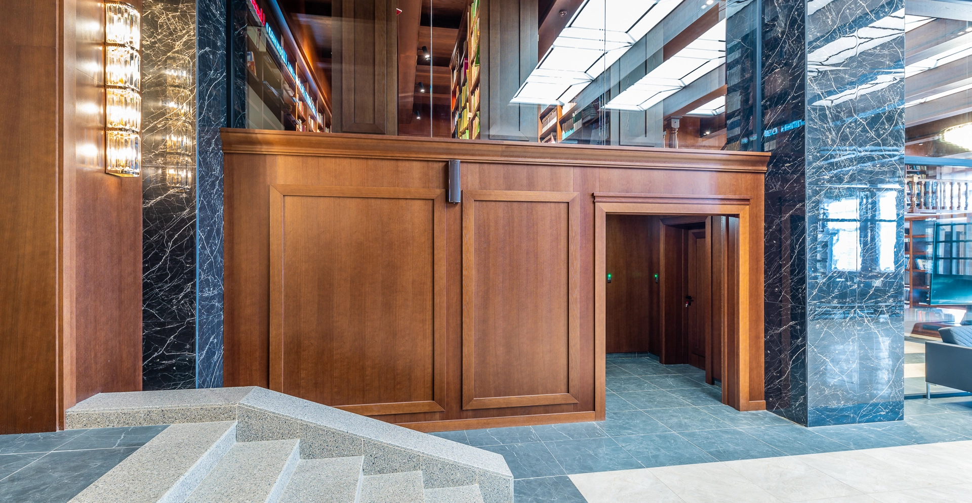 Фото проекта: Проект по оснащению библиотеки. Изображение № 14