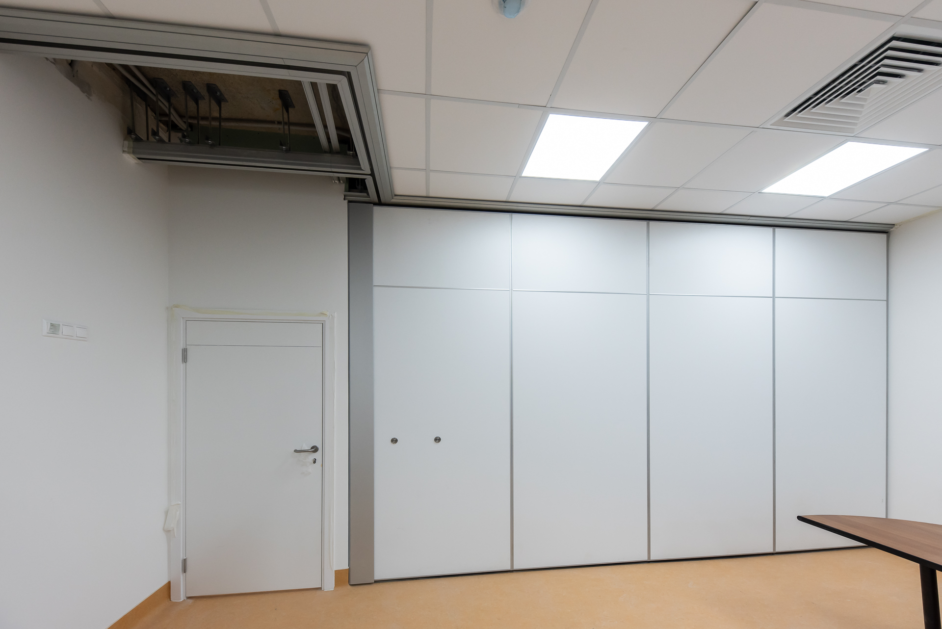 SmartWall H3 - раздвижные перегородки. Изображение №2