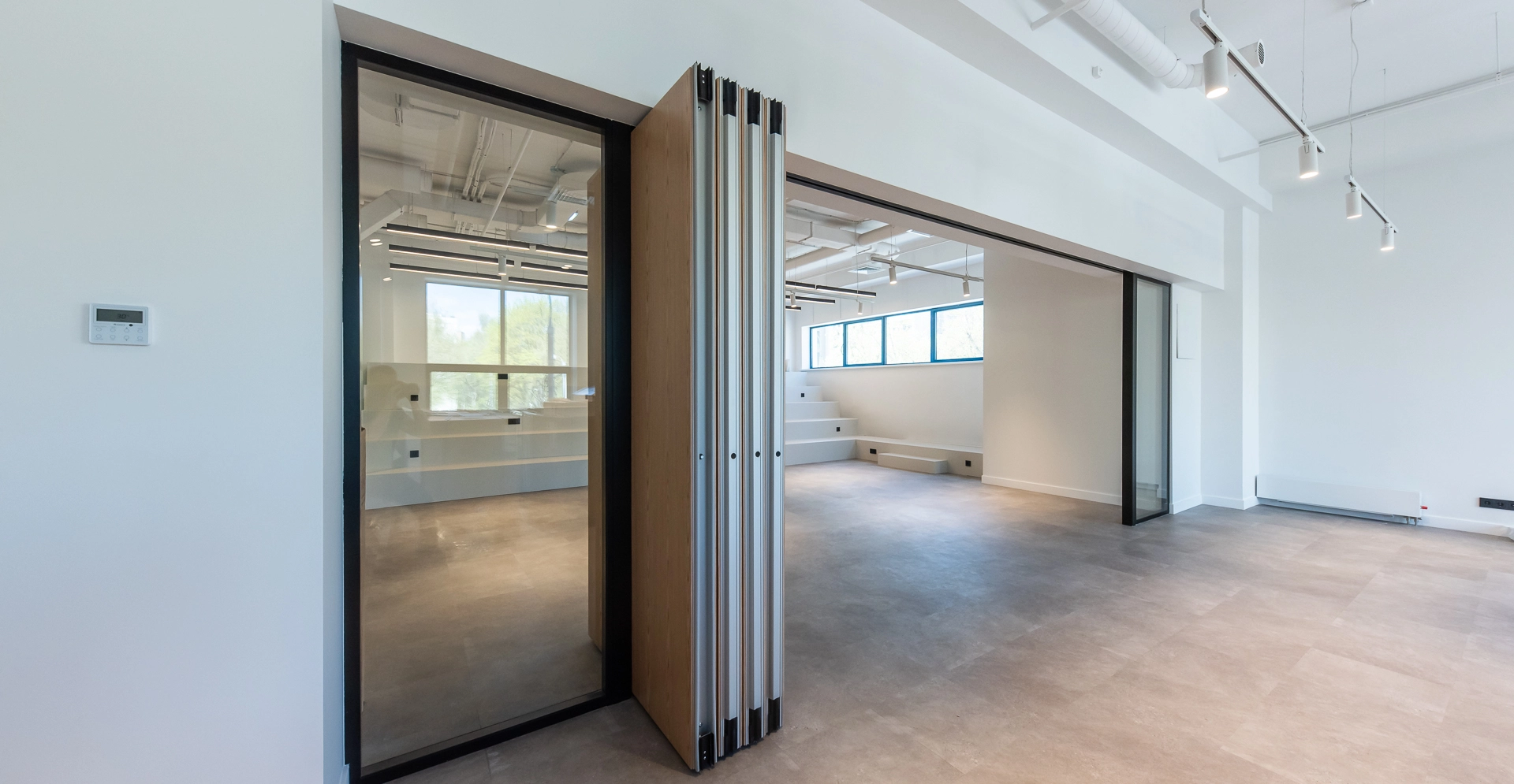 Фото проекта: Проект Nayada по установке перегородок в &laquo;Фастком&raquo;. Изображение № 3