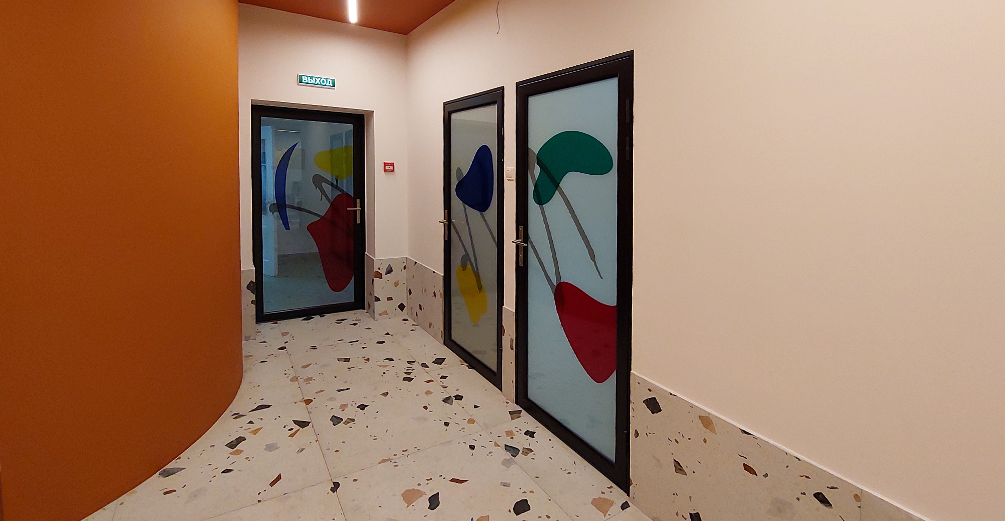 Фото проекта: Перегородки и двери в детском саду Европейской гимназии. Изображение № 7