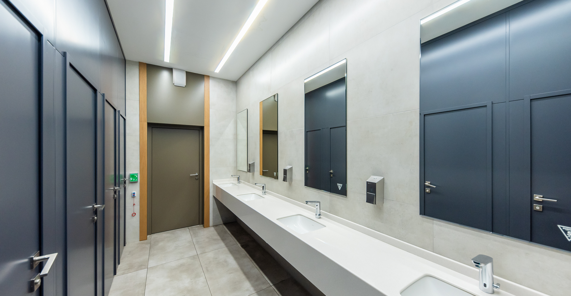 Фото проекта: Nayada установила перегородки в Смоленский пассаж. Изображение № 8